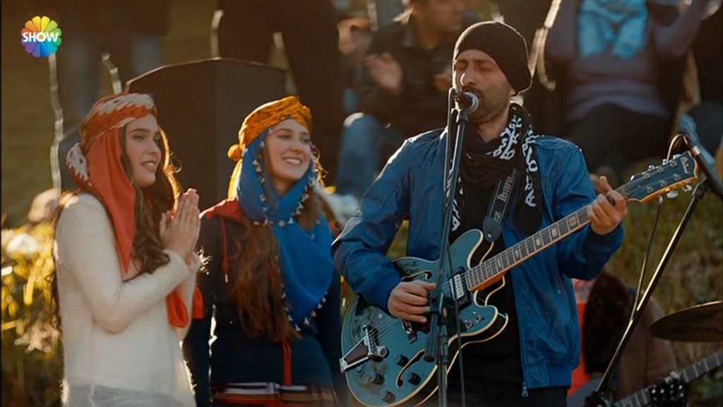 sevdaluk yasar kurt samistal yaylasi show tv nin milyonlari ekrana baglayan yepyeni dizisi sevdaluk un en begenilen sahnelerinden sadece biri yasar kurt un samistal yaylasi sarkisini seslendirdigi sahne showturk tv