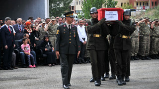 ARTVİN'DE ŞEHİT OLAN ASKER FATİH ÇAYBAŞI İÇİN TÖREN DÜZENLENDİ