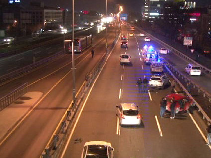 Mecidiyeköy'de zincirleme kaza E-5 trafiğe kapandı