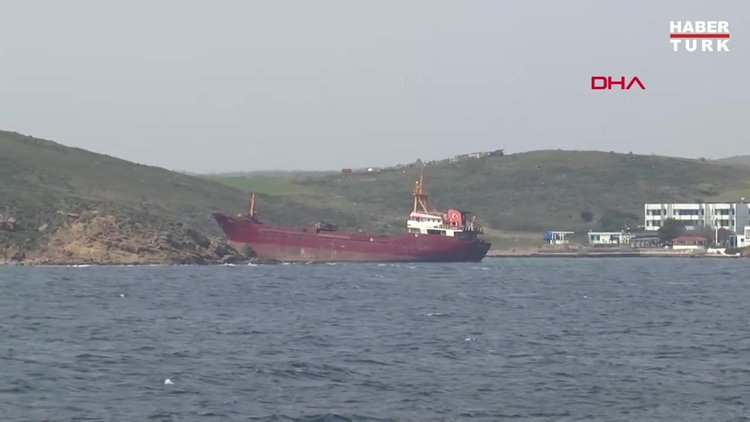 Bozcaada Da Kargo Gemisi Karaya Oturdu Video