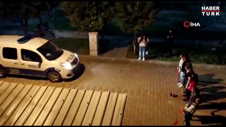 İhbara gelen polise çocukların sürprizi Video