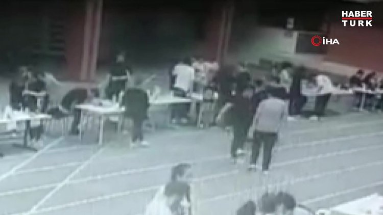 Okulda deney sırasında patlama anı kamerada Video