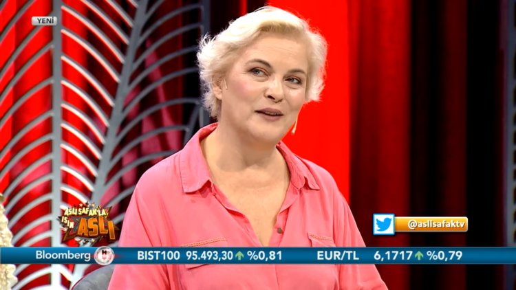 Nurseli İdiz parasını kızına emanet ediyor