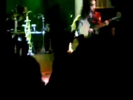 Hayko Cepkin seyircisini yumrukladı