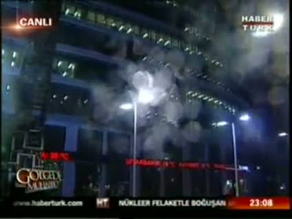 Teşhir ve röntgencilik üzerine bir oyun! 7