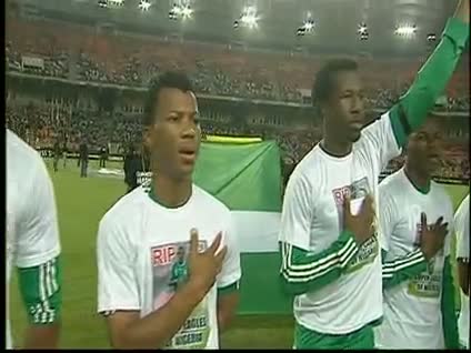 Emenike'den harika aşırtma!