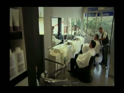 Emir'e parti tıraşı!