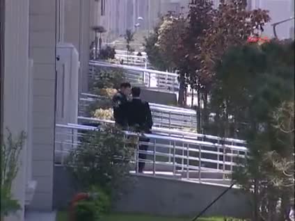 Haşimi'nin Başakşehir'deki evi önünde sessiz bekleyiş