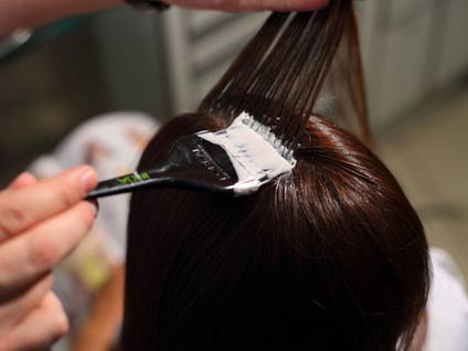 Saç dökülmesinde bilimsel olarak test edilmiş bitki kürleri var mı?