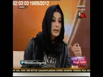 Esra Elönü: Eşcinsel evlilik bana göre sapıklık