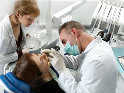 Diş travması sonrası kontroller yapılmazsa bu nelere mal olabilir?