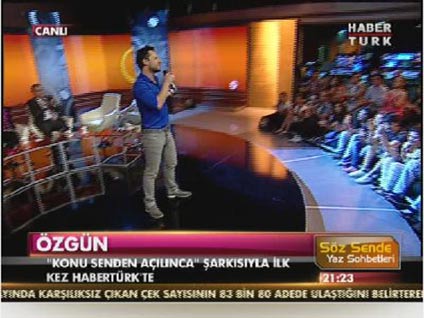 Özgün'den canlı performans