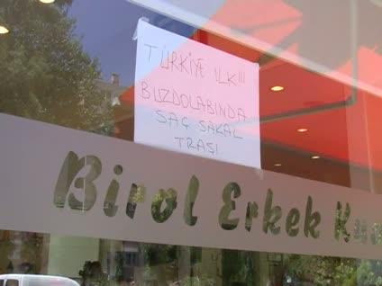 Türkiye'de ilk: Buzdolabında tıraş!