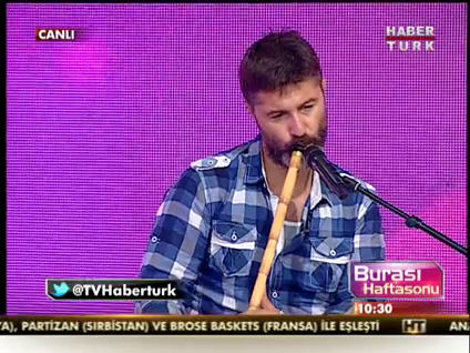Hazım Körmükçü'den ney performansı