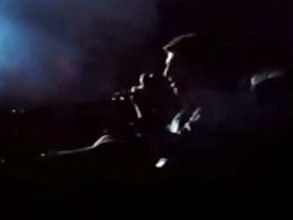 Klipte Teoman'ın çakmasını oynattılar