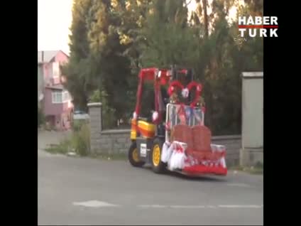 Forklift gelin arabası oldu