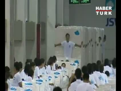 Çin'de yataklı domino rekoru!