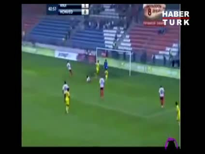 Öyle bir gol kaçırdı ki...