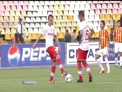 Emenike tarihe geçti!