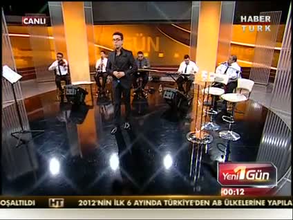 Yılmaz Morgül'den canlı performans