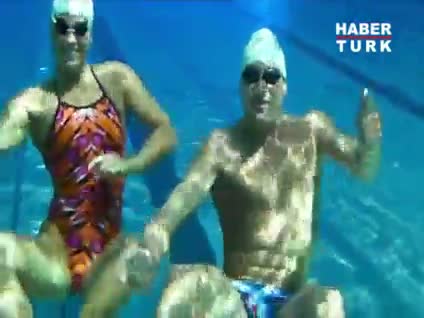 Amerikalı yüzücülerden eğlenceli klip!