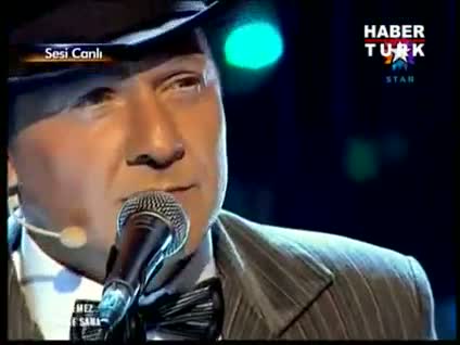 Bay J'den Frank Sinatra taklidi!
