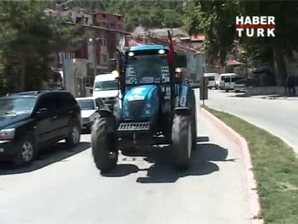 Traktörle dünya turu!