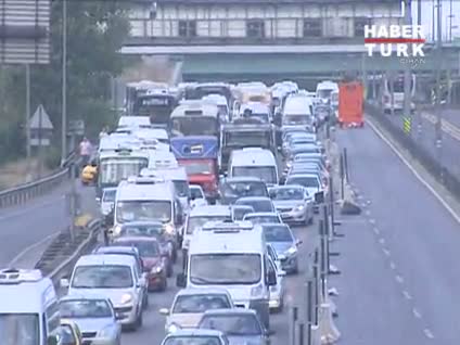 Haliç Köprüsü'nün orta şeridi trafiğe kapatıldı