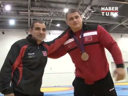 İlk madalya Rıza'dan!