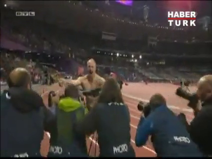 Altın madalya çıldırttı!