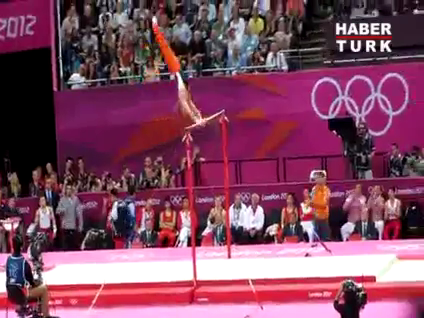 Kusursuz barfiks performansı!