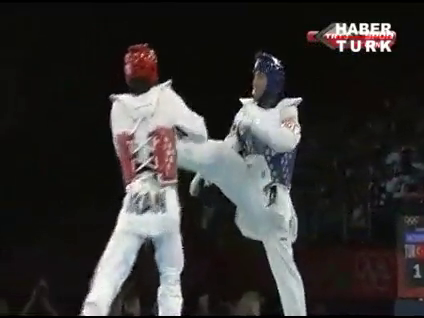 İlk altın madalya Servet'ten!