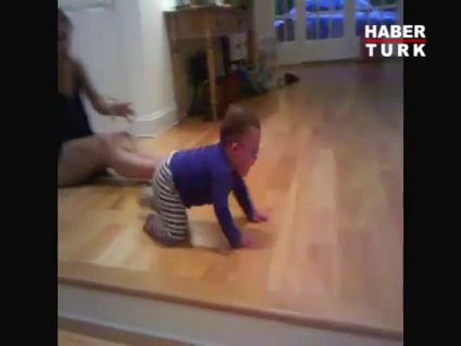 Yürümeye başlamadan "moonwalk"!