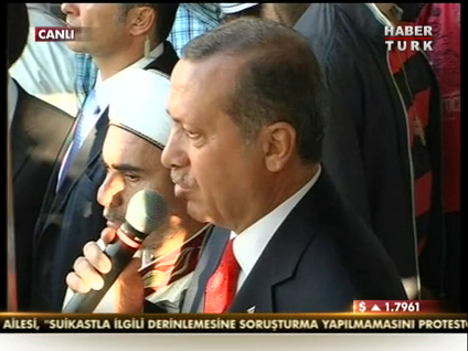 Başbakan, teyzesini son yolculuğuna uğurladı