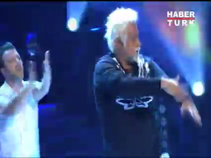 Ümit Erdim'den Tarık Mengüç taklidi!