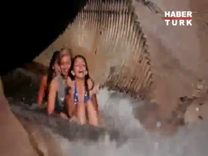 Kanalizasyonu su parkına çevirdiler