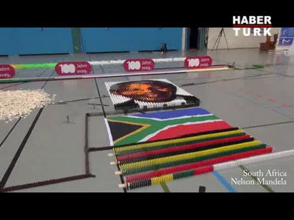 Dominolarla dünya turu!