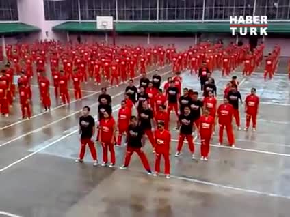 Hapishanede Gangnam Style!