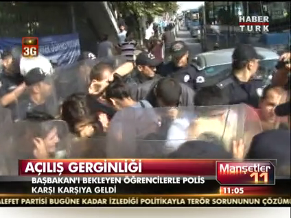 Öğrencilerden Başbakan'a protesto!