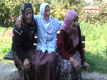 Üçüz minikler, üçüz ninelerini unutmadı