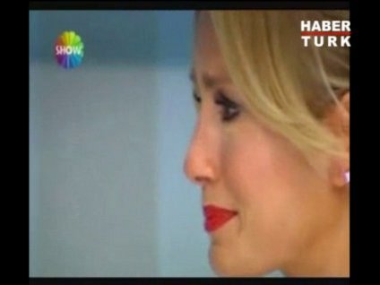 Çağla Şıkel, programda ağladı!
