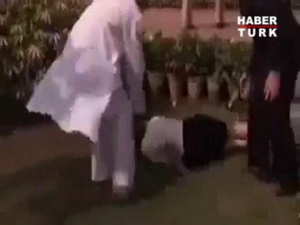 Başkan yere kapaklandı!