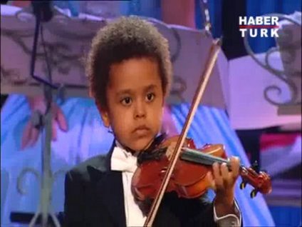 4 yaşında harikalar yaratıyor!