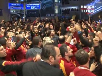 M. United'a olaylı karşılama!