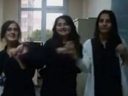 Öğretmen ve öğrencilerin bu klibi rekor kırıyor