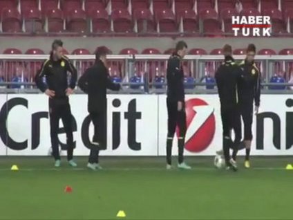 Götze'den sakız şov!