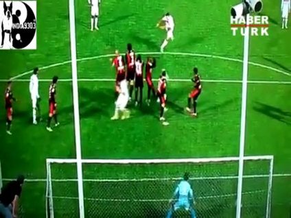 Ibrahimovic'ten 180 km hızında füze!