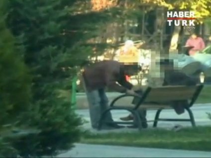 Diz çöküp yalvardı!