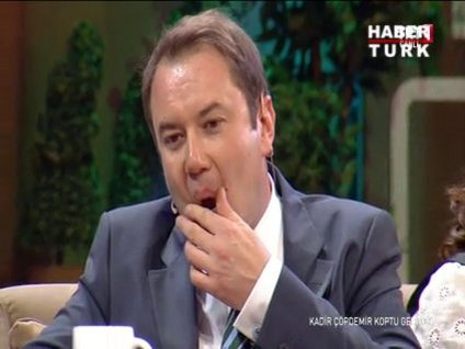 Canlı yayında zor durumda kaldı!