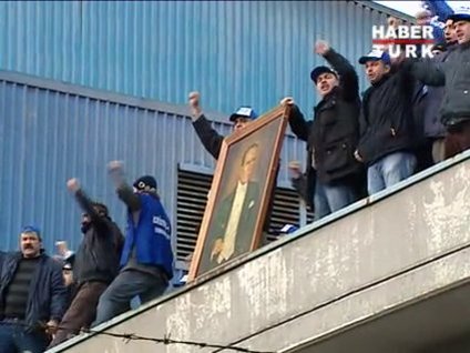 Şişecam işçileri yılmıyor!